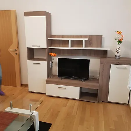 Apartman With Parking Space - 16998 Novi Vinodolski